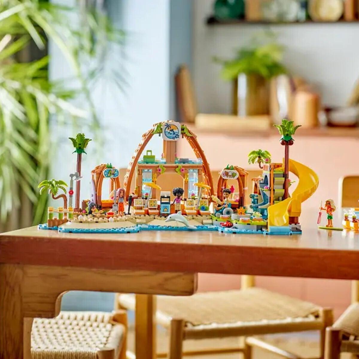 42673 Lego Friends Tatil Köyü 1140 parça +8 yaş