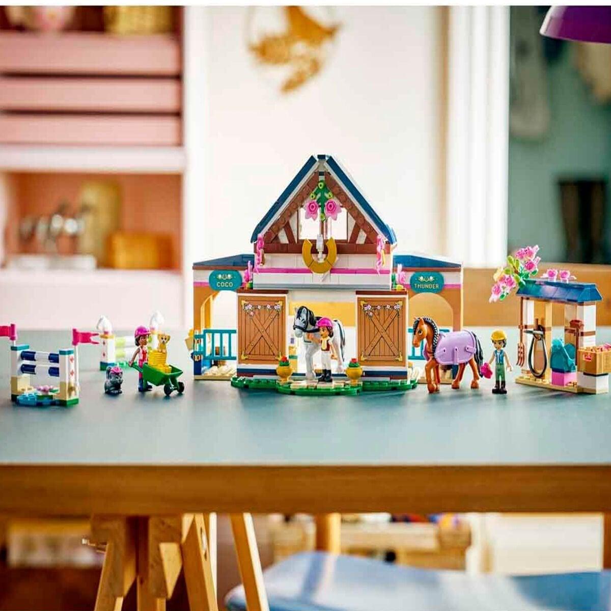 42688 Lego Friends Binicilik Akademisi 735 parça +7 yaş