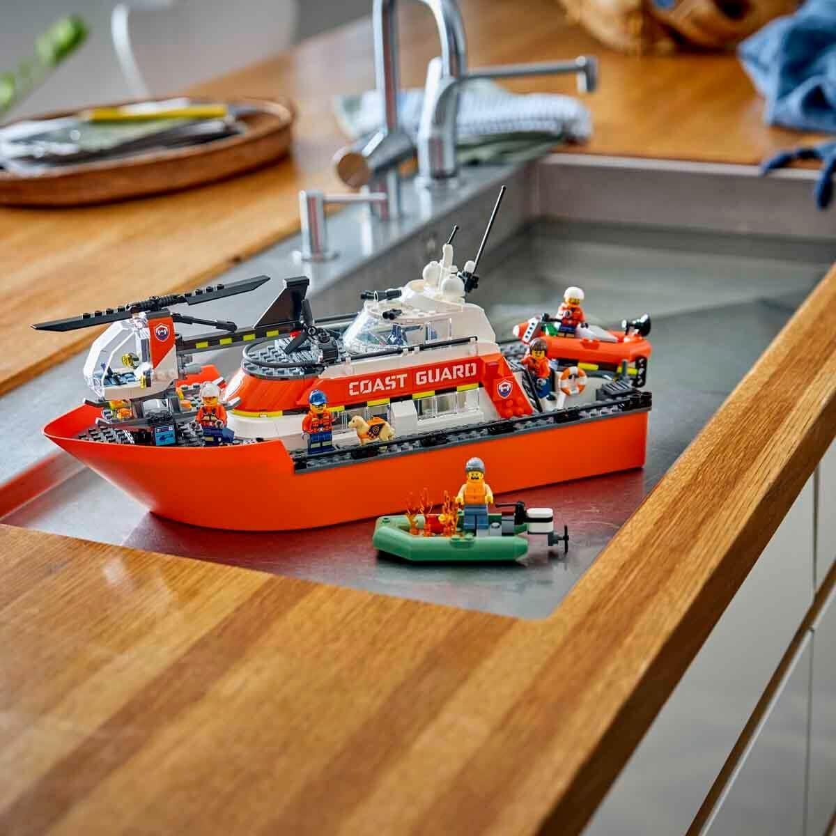 60504 Lego City Sahil Güvenlik Kurtarma Botu ve Helikopteri 742 parça +7 yaş